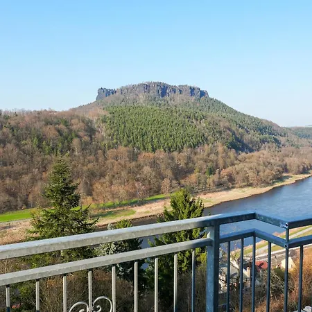アパート Elbblick Mit Balkon Und Stellplatz ケーニッヒスシュタイン・アン・デ・エルベ